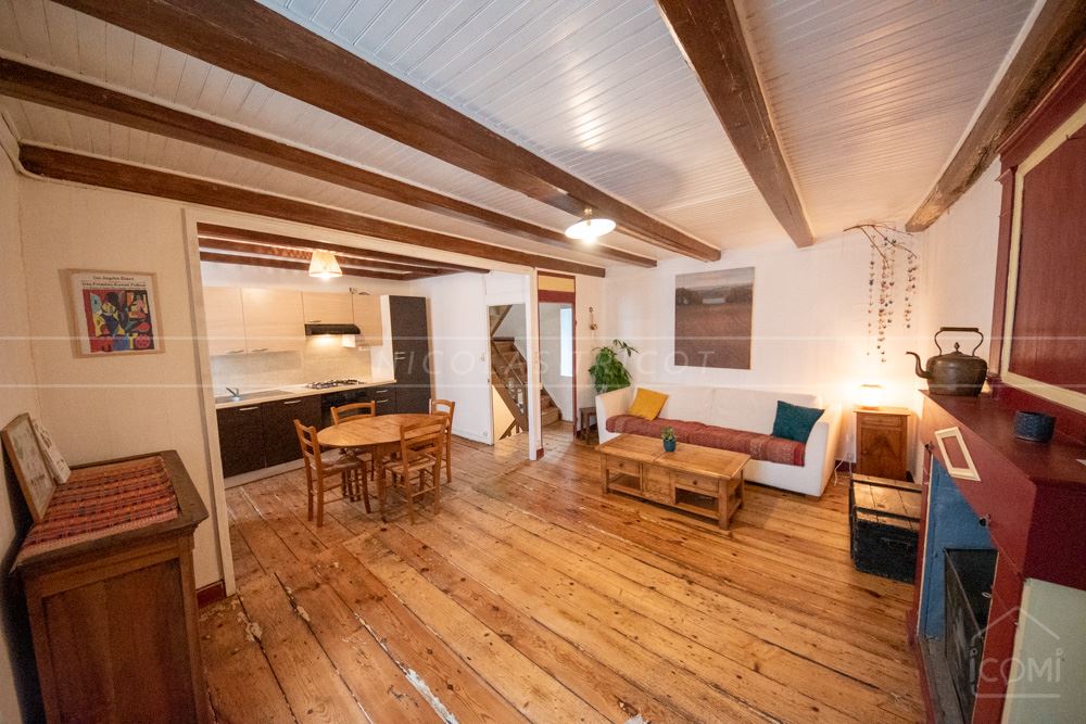 APPARTEMENT T3 - 2 CHAMBRES - DUPLEX - AUTHENTIQUE - CHALEUREUX - QUARTIER DES ARTISTES - PROXIMITE PLAGE